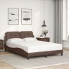 Cadre de lit avec LED sans matelas marron 140x200 cm 