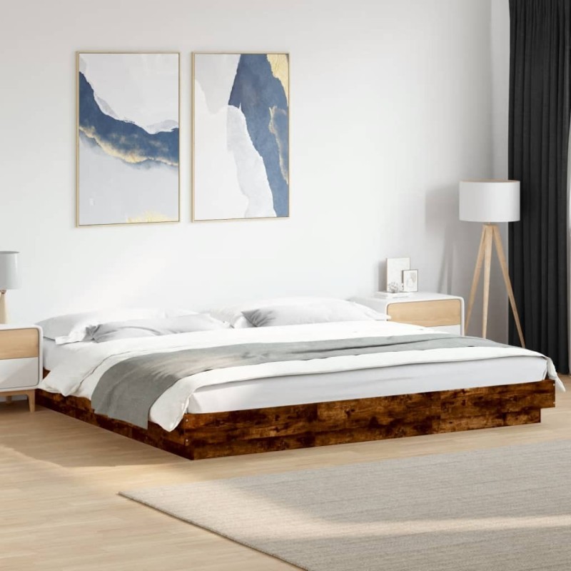 Cadre de lit et lumières LED sans matelas chêne fumé 200x200 cm 