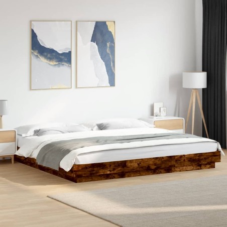 Cadre de lit et lumières LED sans matelas chêne fumé 200x200 cm 