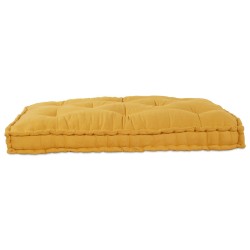 Coussin de canapé sur paletteen tissu jaune 