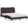 Cadre de lit avec LED sans matelas marron foncé 120x200cm tissu 
