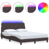 Cadre de lit avec LED sans matelas marron foncé 140x200cm tissu 