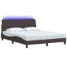Cadre de lit avec LED sans matelas marron foncé 160x200cm tissu 
