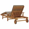 Chaise longue pliable avec roues et coussin taupe en bois massif d'acacia 
