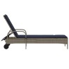 Chaise longue à roulettes avec coussin gris résine tressée 619075619075