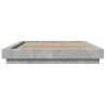 Cadre de lit et lumières LED sans matelas gris béton 135x190 cm 