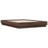 Cadre de lit avec LED sans matelas chêne marron 135x190 cm 